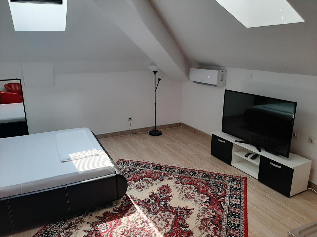 Appartamento Aleksandrija Ni Esterno foto
